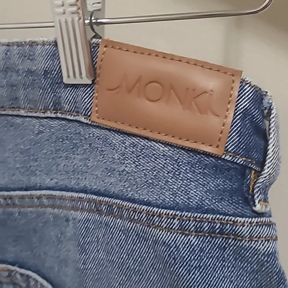 MONKI - Two-Tone Denim Jeans - Picture 4 of 6